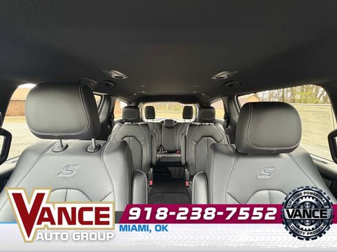 New 2026 Chrysler Pacifica Select w/ S Appearance Package image 39