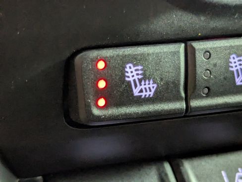 Used 2023 GMC Sierra 2500 Denali w/ Denali Ultimate Package image 17