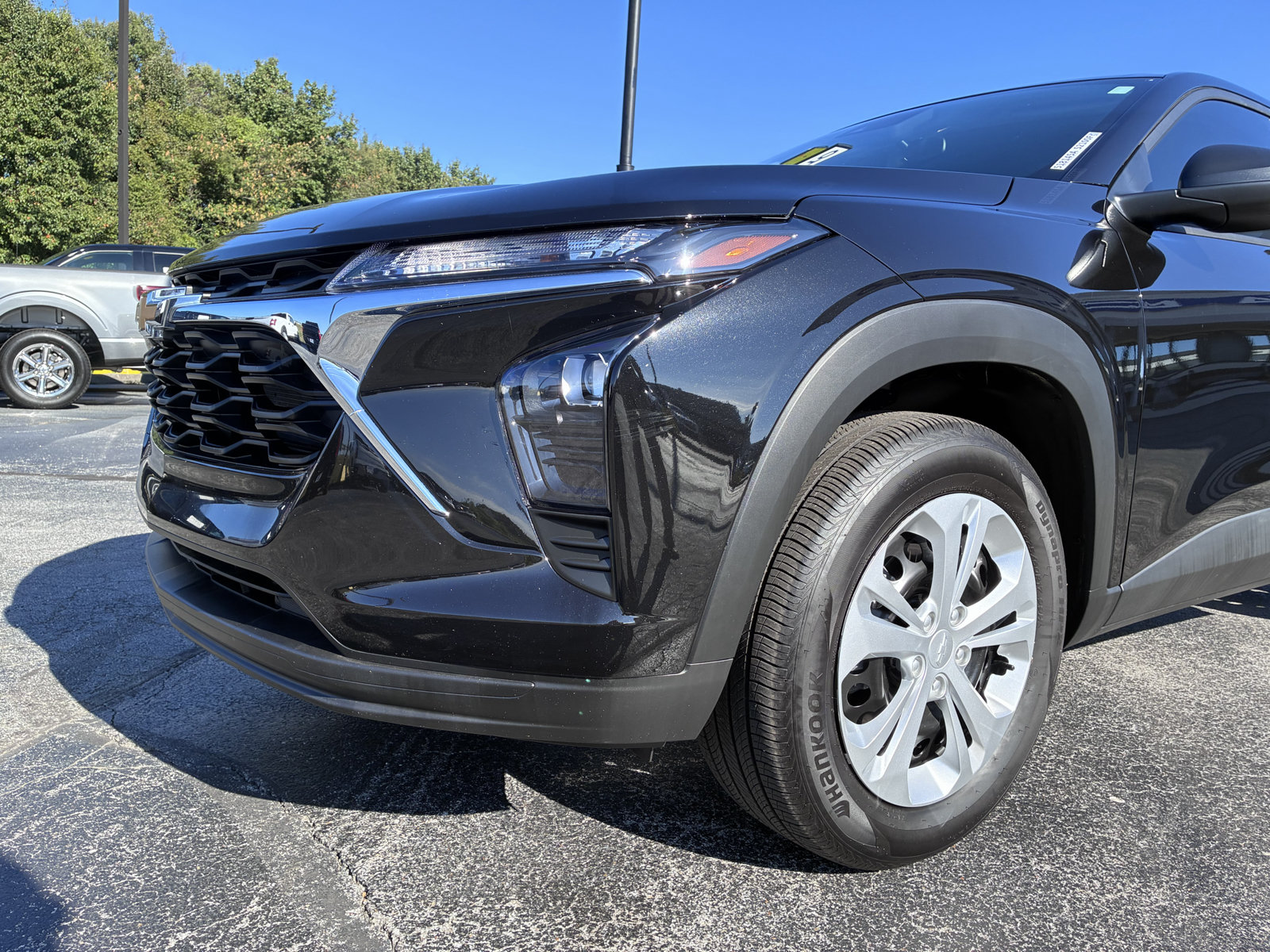 Used 2026 Chevrolet Trax LS FWD image 3