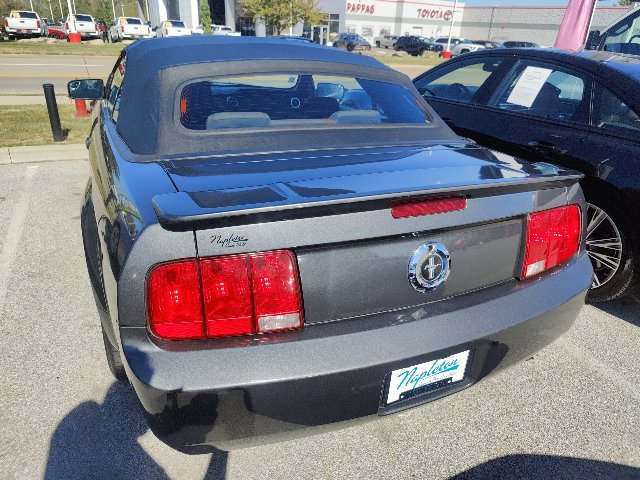 Used 2008 Ford Mustang Premium RWD image 9
