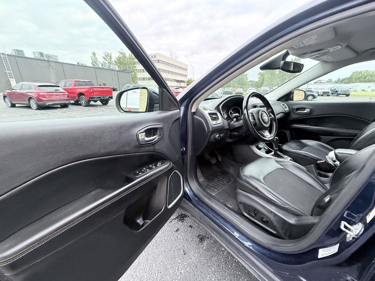 Used 2017 Jeep Compass Latitude w/ Popular Equipment Group AWD/4WD image 9
