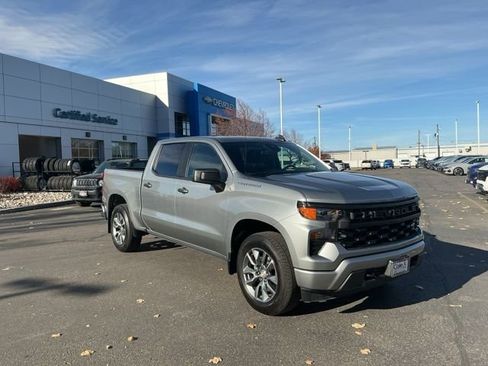 Used 2024 Chevrolet Silverado 1500 Custom image 1