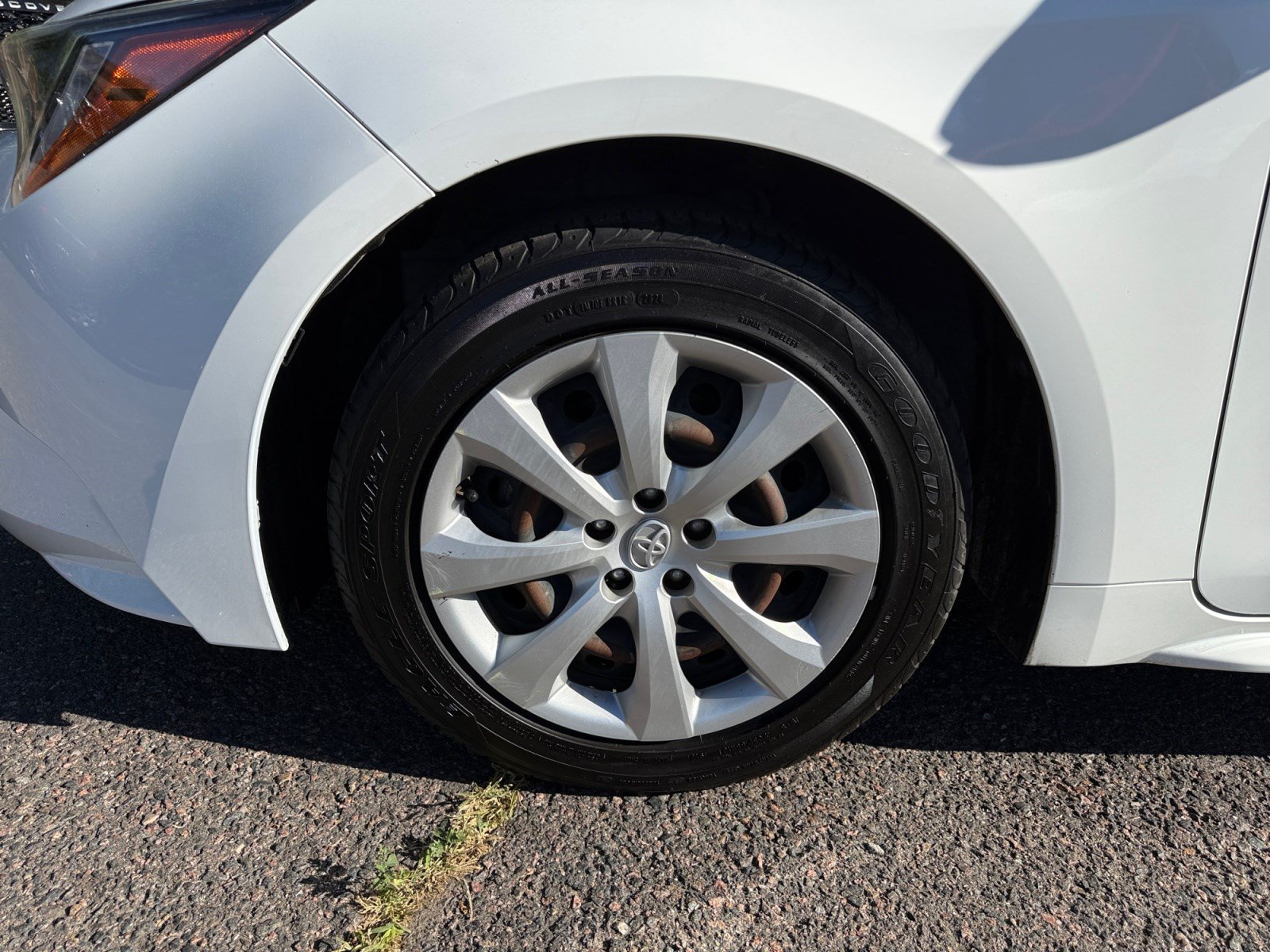 Used 2020 Toyota Corolla LE FWD image 24
