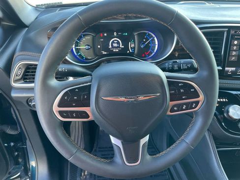 Used 2023 Chrysler Pacifica Pinnacle image 13