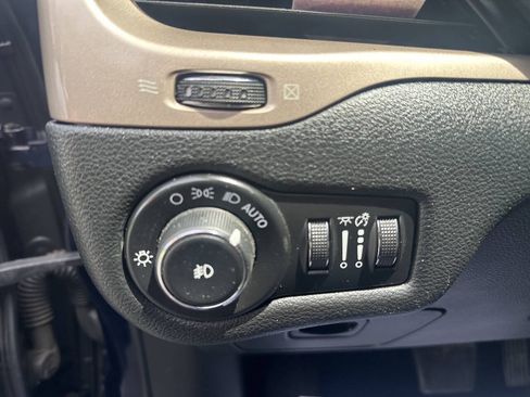 Used 2014 Jeep Cherokee Limited AWD/4WD image 18
