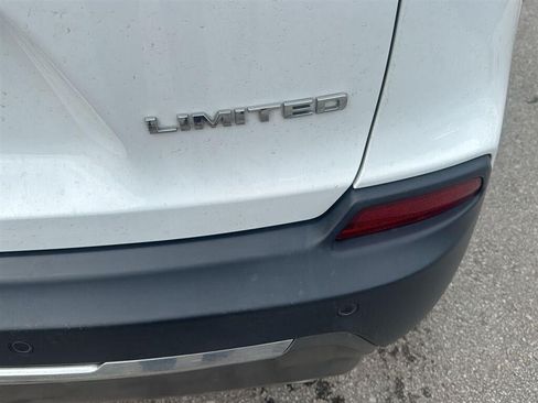 Used 2019 Jeep Cherokee Limited AWD/4WD image 8