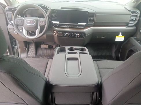 New 2026 GMC Sierra 1500 SLE image 4
