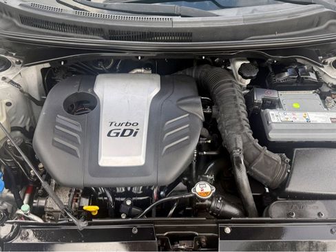 Used 2013 Hyundai Veloster Turbo w/ Ultimate Pkg image 17