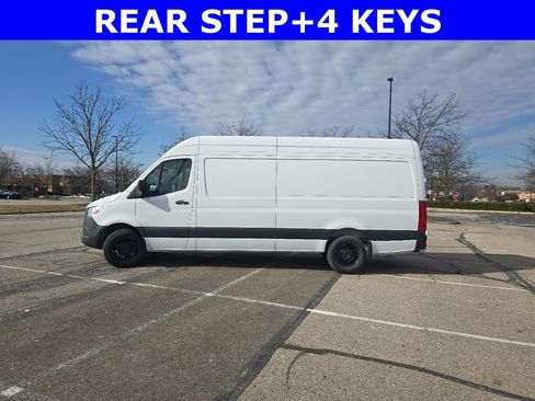 New 2025 Mercedes-Benz Sprinter 2500 image 9