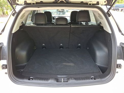 Used 2018 Jeep Compass Latitude w/ Popular Equipment Group image 18