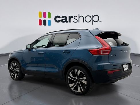 Used 2023 Volvo XC40 B5 Plus w/ Protection Package Premier image 3