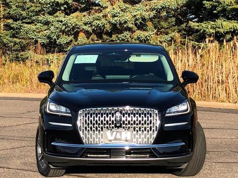 Used 2023 Lincoln Corsair AWD w/ Rear Removable Package Tray image 30