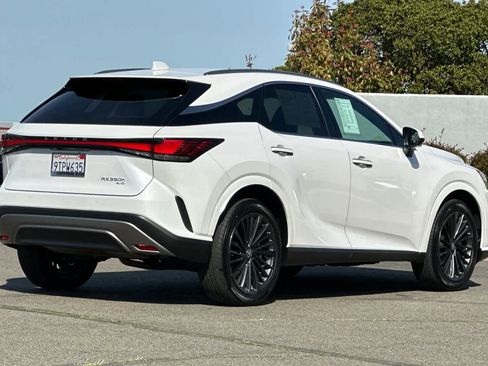 Certified 2025 Lexus RX 350h w/ Convenience Package image 2