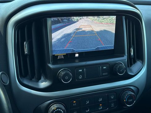 Used 2021 Chevrolet Colorado LT w/ Safety Package image 22