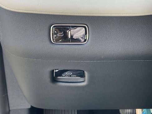 New 2026 Lincoln Navigator L Premier AWD/4WD image 39