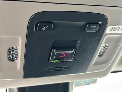 Used 2024 Toyota Camry SE image 29