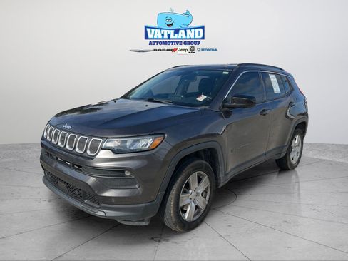Certified 2022 Jeep Compass Latitude w/ Convenience Group image 1