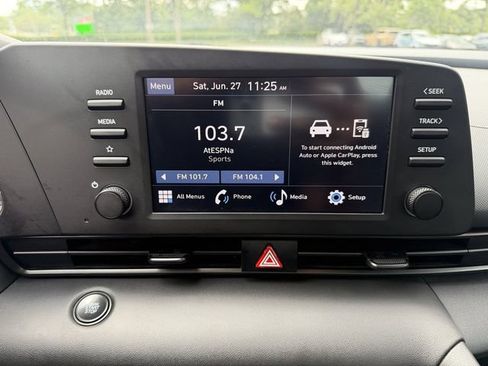 Used 2025 Hyundai Elantra Sport FWD image 17