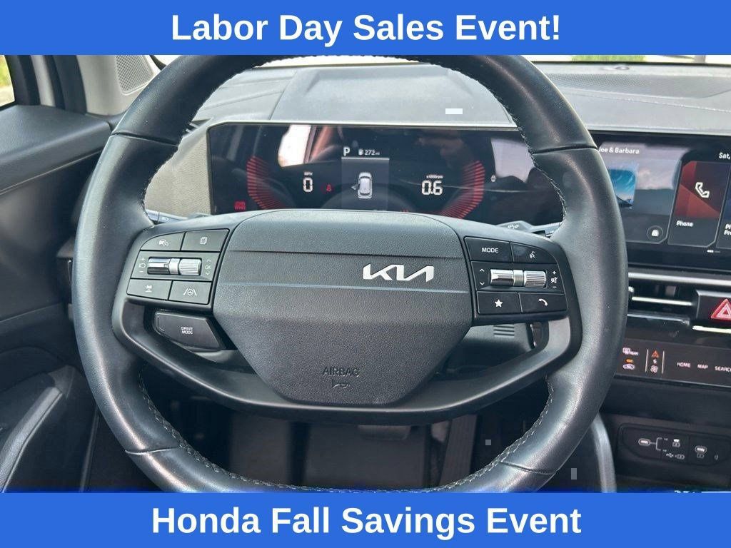 Used 2026 Kia Sportage EX w/ EX Panorama Roof Package FWD image 17