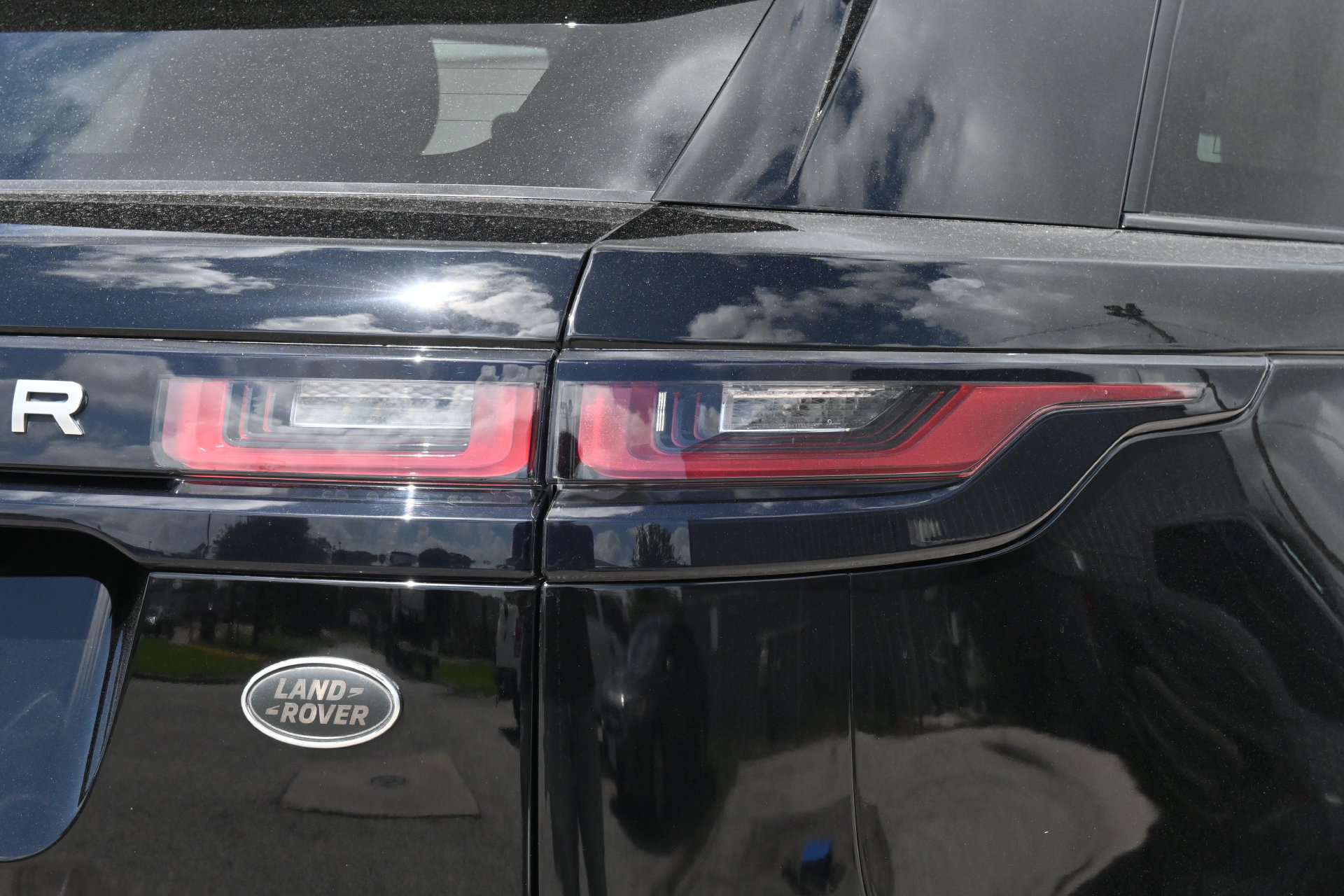 Used 2020 Land Rover Range Rover Velar S AWD/4WD image 21