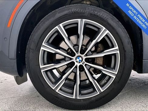 Used 2021 BMW X6 xDrive40i w/ M Sport Package image 11