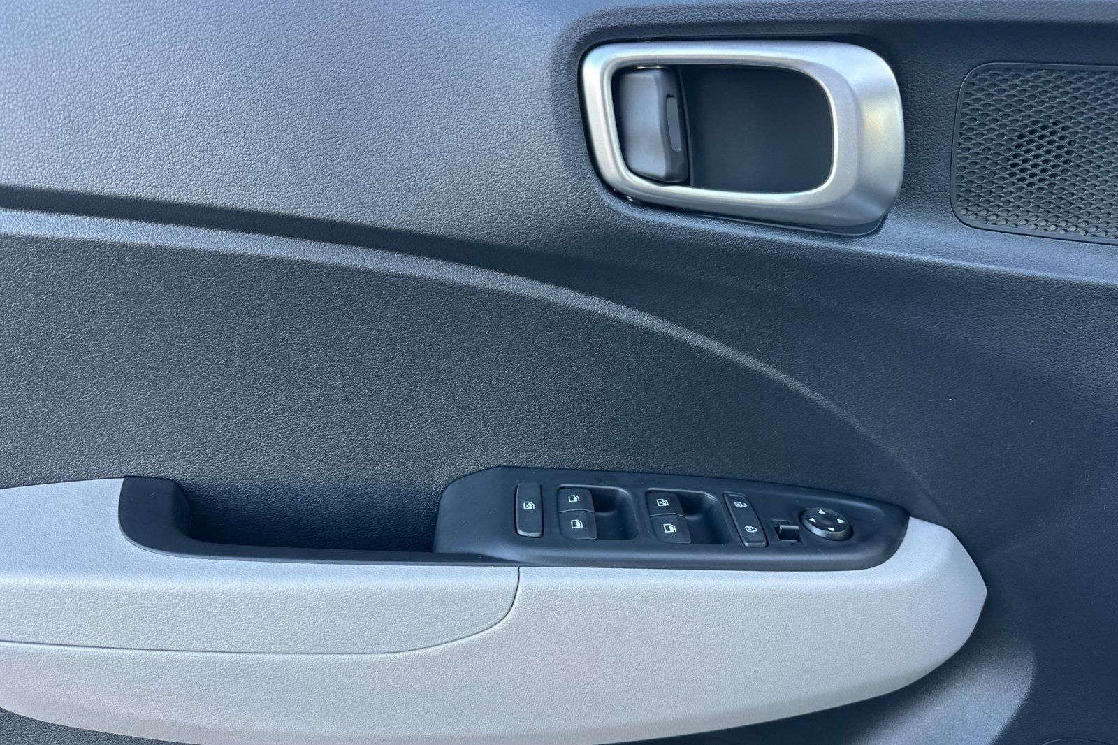 Used 2026 Hyundai Venue SEL FWD image 10