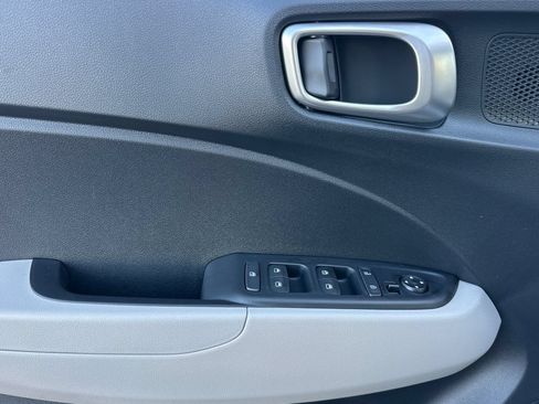 Used 2026 Hyundai Venue SEL FWD image 10