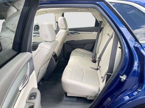 Used 2025 Cadillac XT5 Premium Luxury w/ Technology Package AWD/4WD image 26