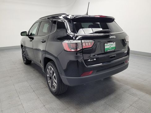 Used 2024 Jeep Compass Latitude AWD/4WD image 5