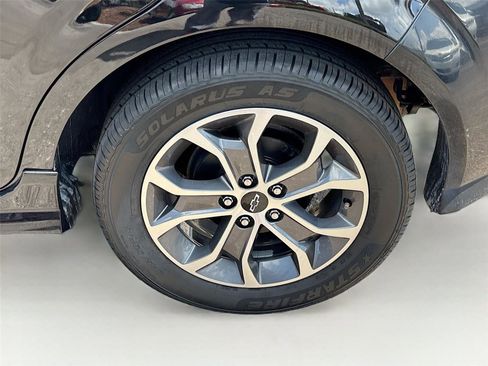 Used 2020 Chevrolet Sonic LT FWD image 28