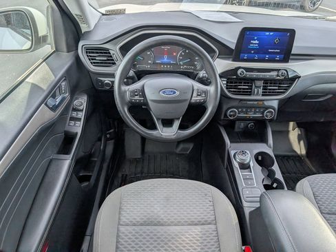 Used 2021 Ford Escape SE image 11