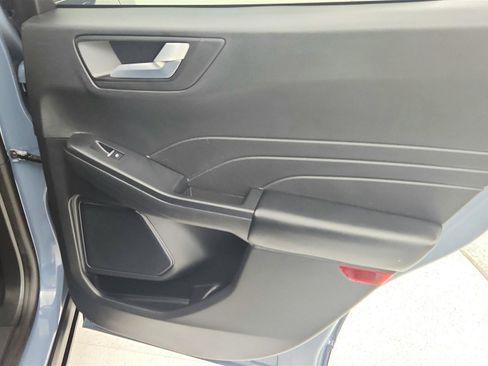 Used 2025 Ford Escape ST-Line image 26