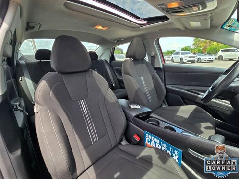 Used 2025 Hyundai Elantra SEL image 46
