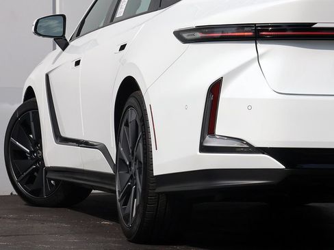 New 2026 Lexus ES 500e AWD/4WD image 8