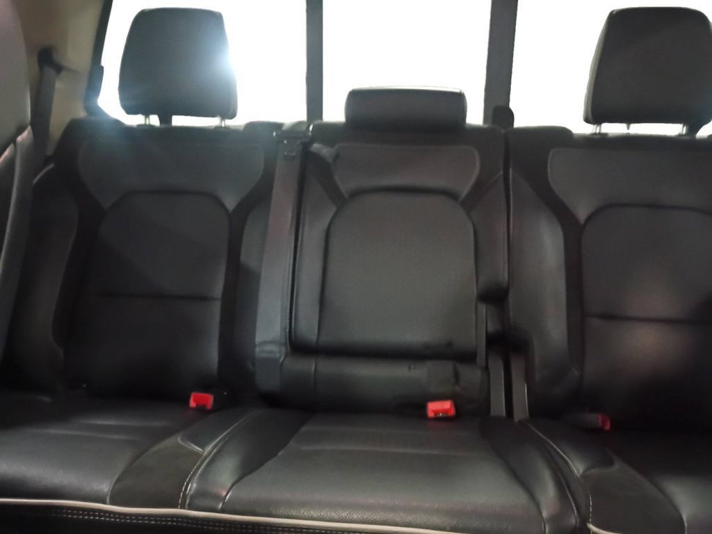 Used 2021 RAM 1500 Laramie w/ Off Road Group AWD/4WD image 16
