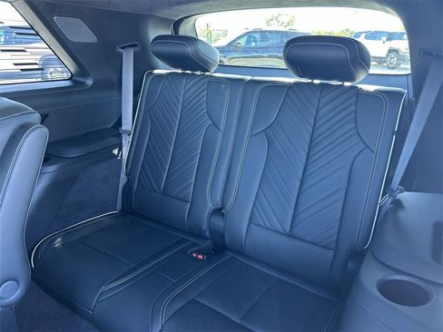 New 2026 Cadillac Vistiq Platinum image 29