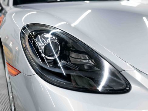Used 2018 Porsche 718 Cayman RWD image 13