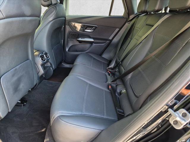 Used 2025 Mercedes-Benz GLC 300 4MATIC image 18