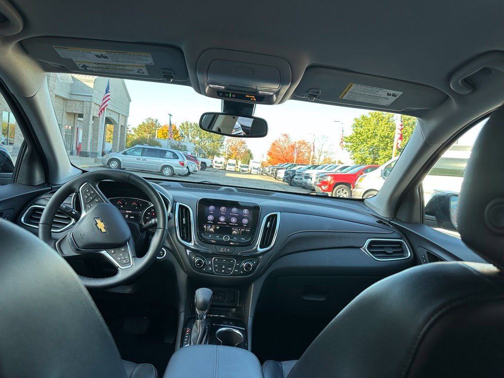 Used 2024 Chevrolet Equinox Premier AWD/4WD image 24