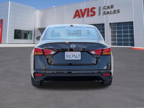Used 2025 Nissan Altima 2.5 SV FWD image 7
