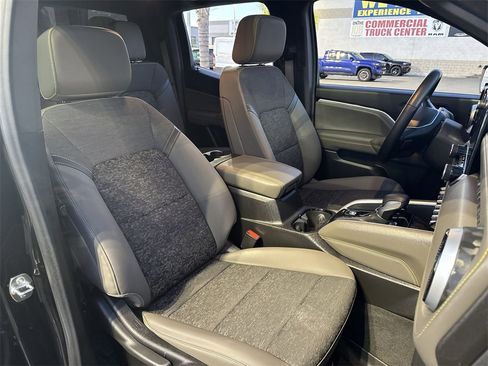 Used 2024 Chevrolet Colorado ZR2 w/ Technology Package image 28