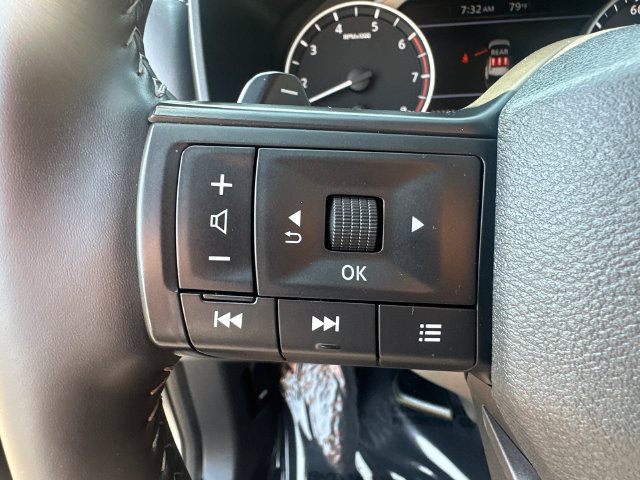 Used 2025 Nissan Rogue SV AWD/4WD image 28