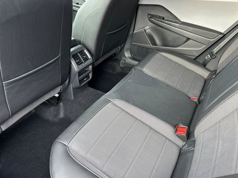 Used 2022 Volkswagen Taos SE image 12