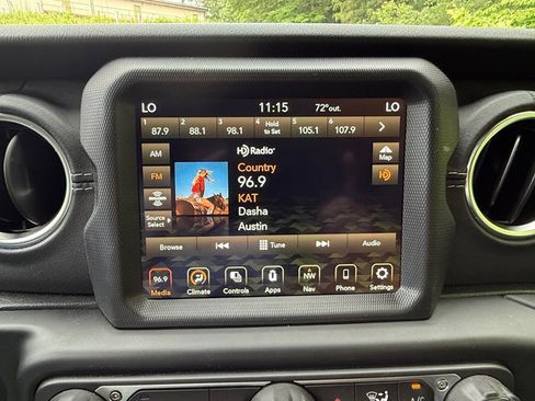 Used 2020 Jeep Gladiator Overland AWD/4WD image 20