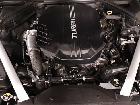 Used 2022 Genesis G70 3.3T RWD image 19