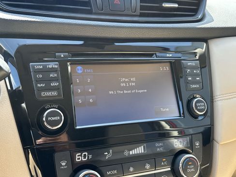Used 2017 Nissan Rogue SL AWD/4WD image 18