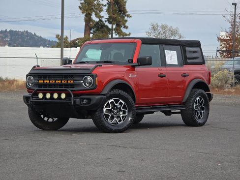 Used 2022 Ford Bronco Black Diamond image 1