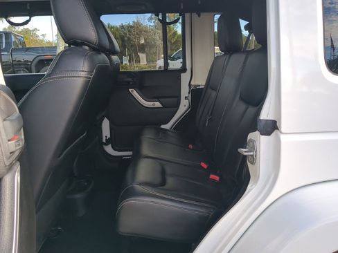 Used 2014 Jeep Wrangler Unlimited Sahara w/ Connectivity Group image 13