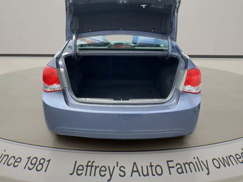 Used 2013 Chevrolet Cruze LS FWD image 7