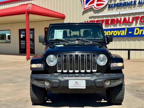 Used 2023 Jeep Gladiator Overland AWD/4WD image 3